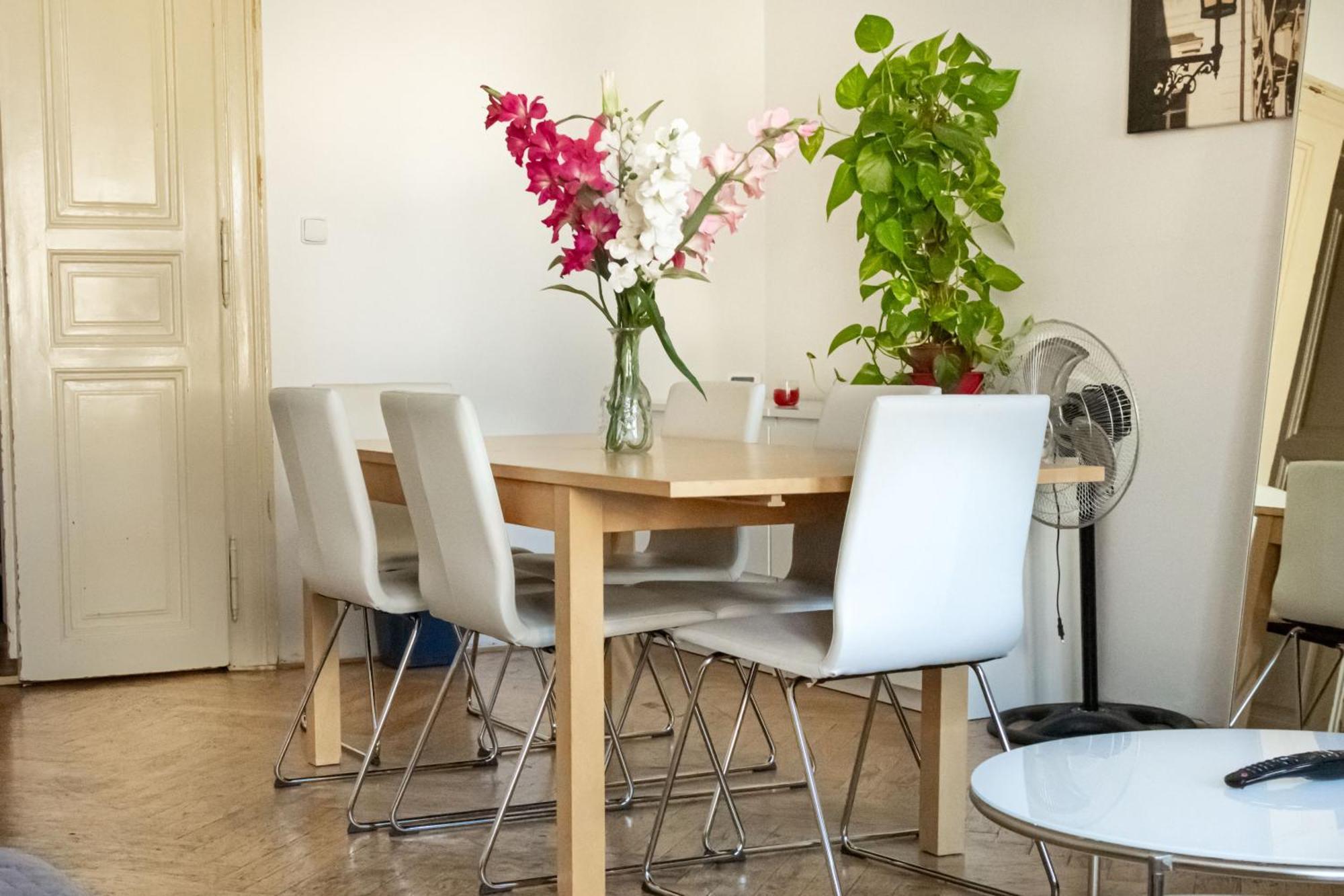 Apartments In Mala Strana - 10 Minutes From Charles Bridge Apartment *